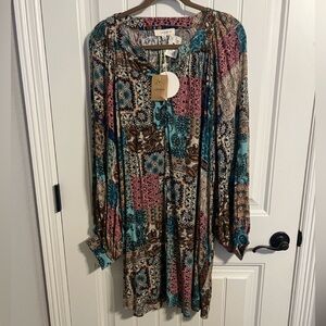 #8548.  NEW! Umgee Women's Colorful Print Long Sleeve Dress. Size XL